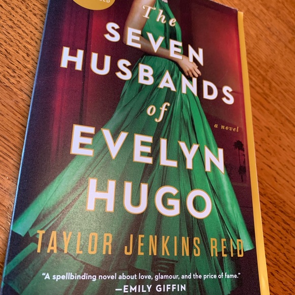 Taylor Jenkins Reid: The Seven Husbands of Evelyn Hugo - Picture 2 of 2